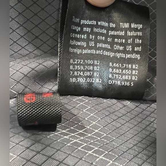 TUMI Merge Extended Trip Expandable 4 Wheel Packing Case - Picture 8 of 11